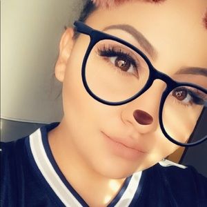 Meet your Posher, Tallia
